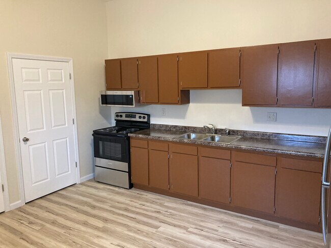 Photo - 51 E Main St Unit 4