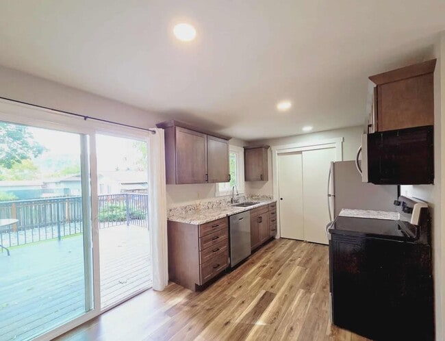 Photo - Gorgeous Renovated 3 Bed 2.5 Bath Townhome
