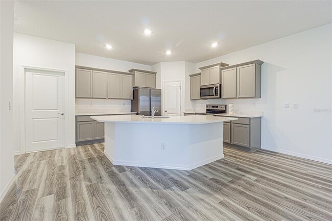 Photo - 31423 Paper Birch St