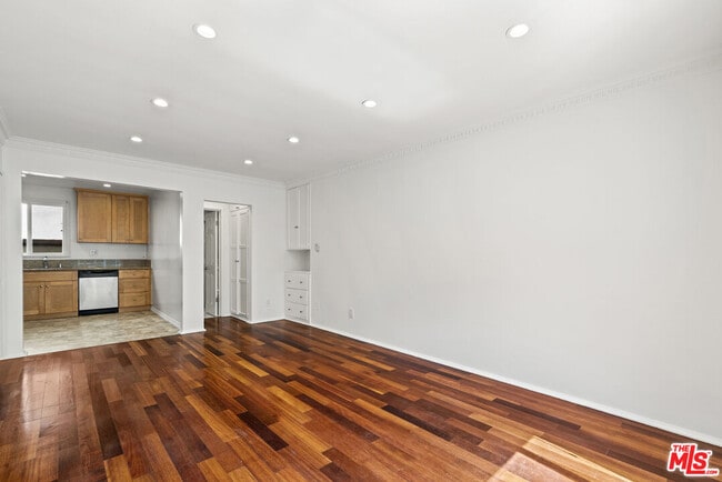 Photo - 1235 N Harper Ave Unit 19