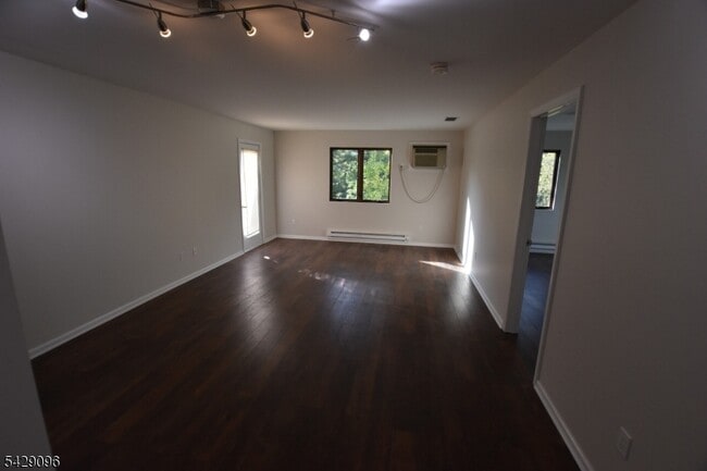 24 Sunrise Dr