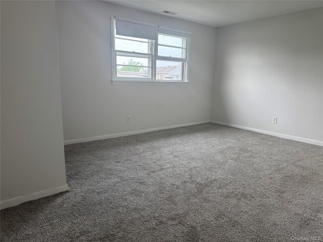 124 Parkdale Dr