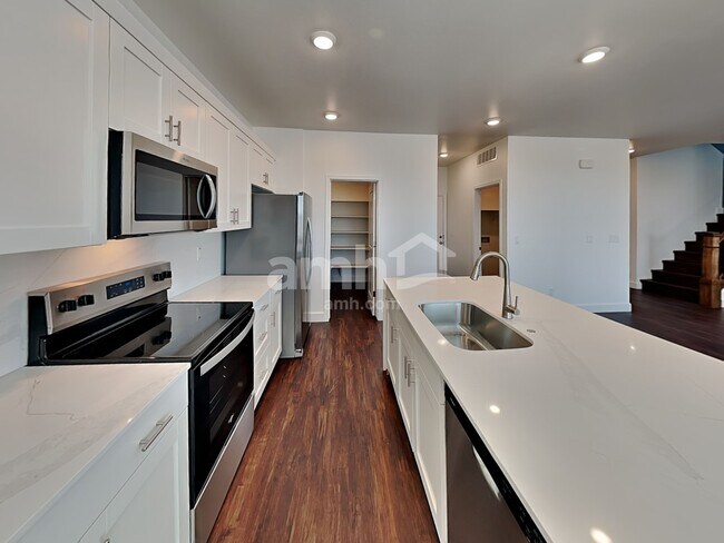 Photo - 17149 W Lawrence Ln