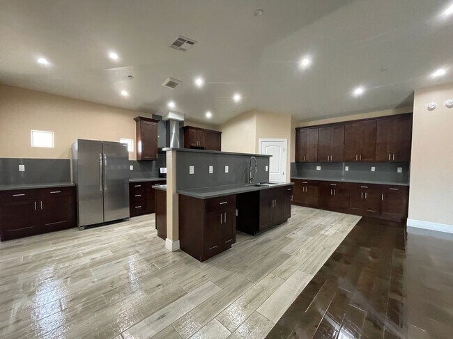 Photo - 17515 Live Oak St Unit 1