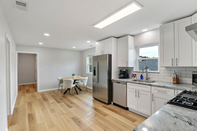 Photo - 135 Custer Ave Unit 3