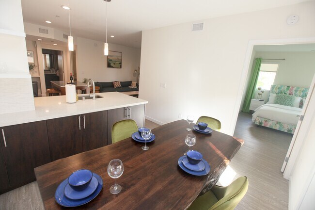 Photo - Urbanpolitan