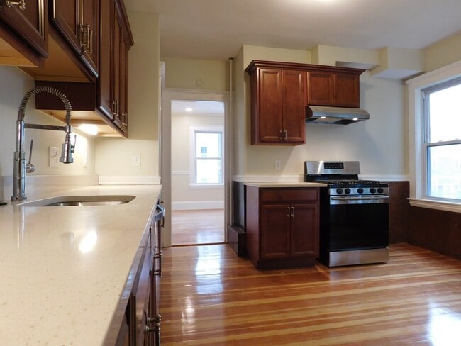 17 Manley St Unit 2