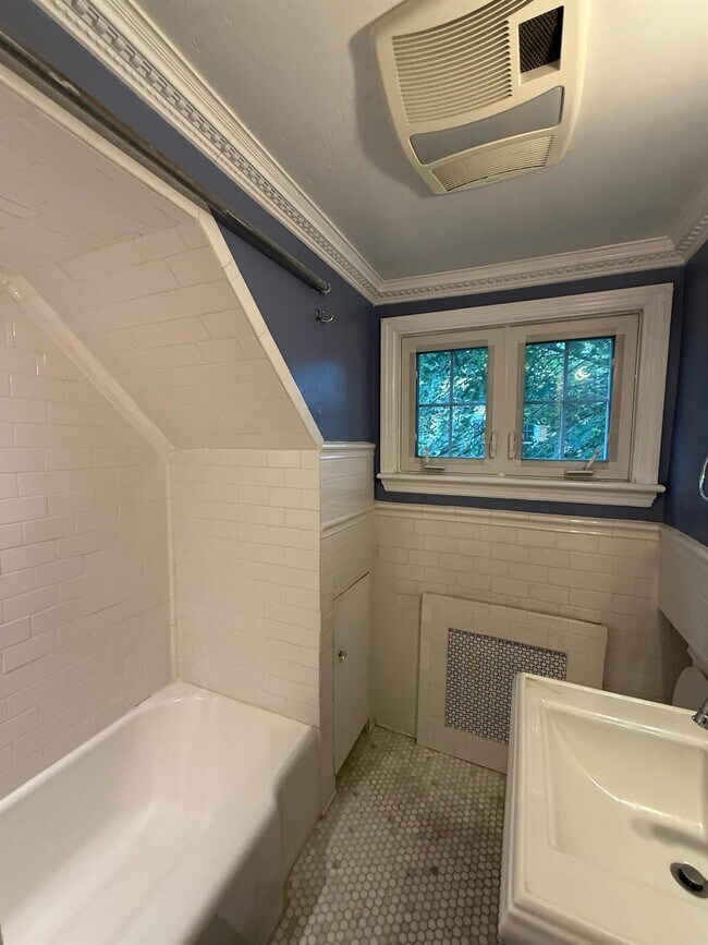 Photo - 11 Beech St Unit 2