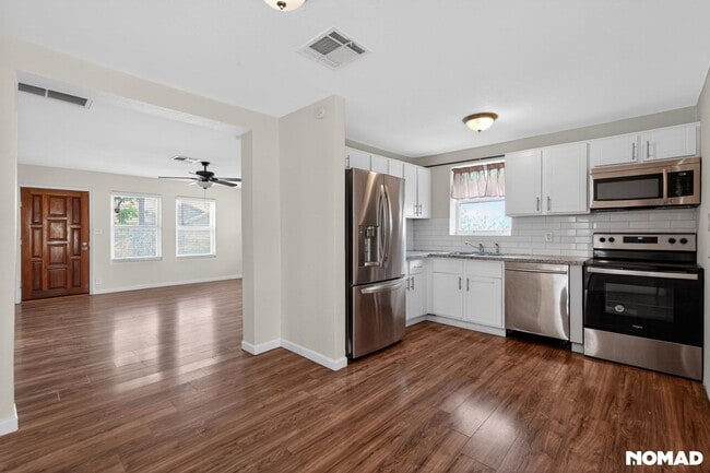 Building Photo - 1714 E Madison St