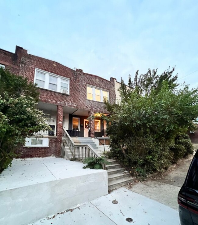 Building Photo - 705 Edgemore Rd