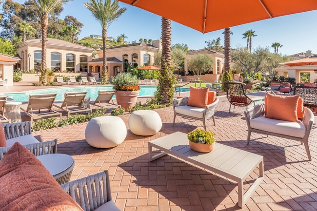 Vista Real Apartment Homes