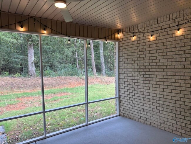 Photo - 105 High Leaf Dr
