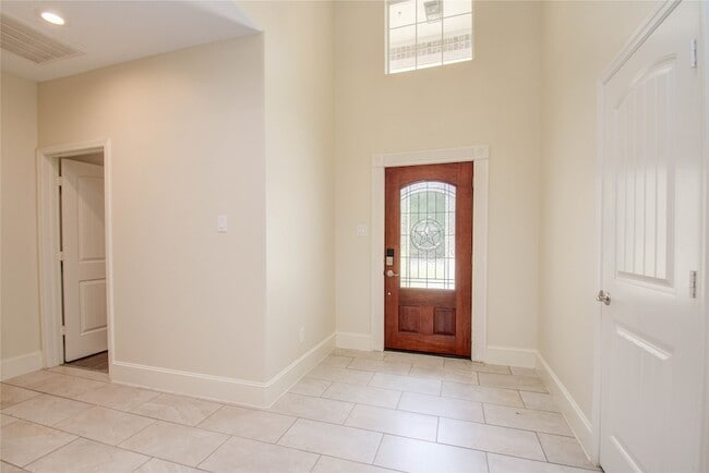 10572 Twin Oak Dr