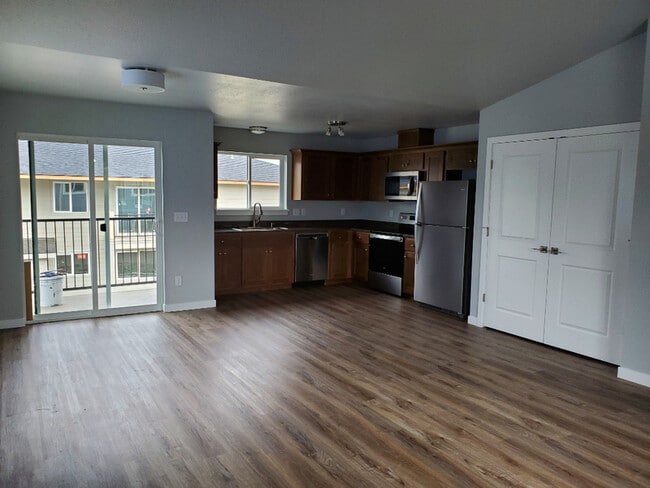 Photo - 220 Cheryl Ln Unit 4