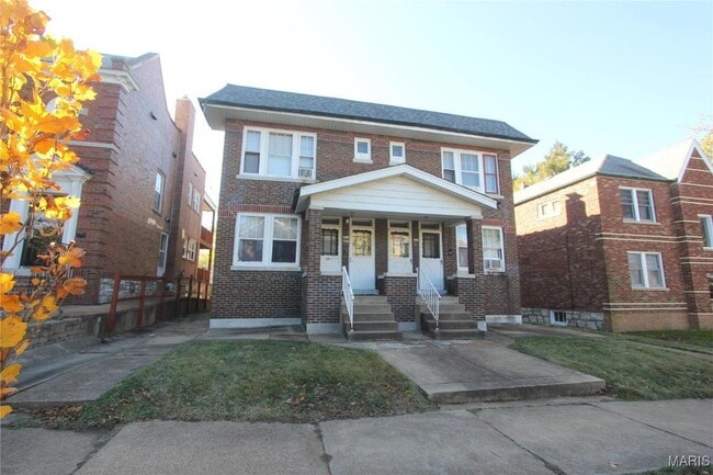 Building Photo - 5424 Rhodes Ave Unit 2F
