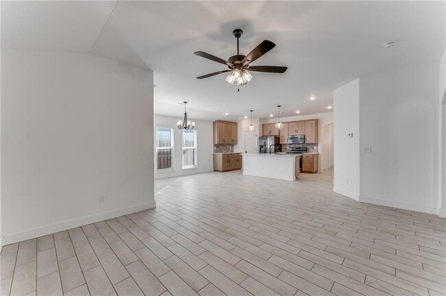 Photo - 561 Stoneseed St