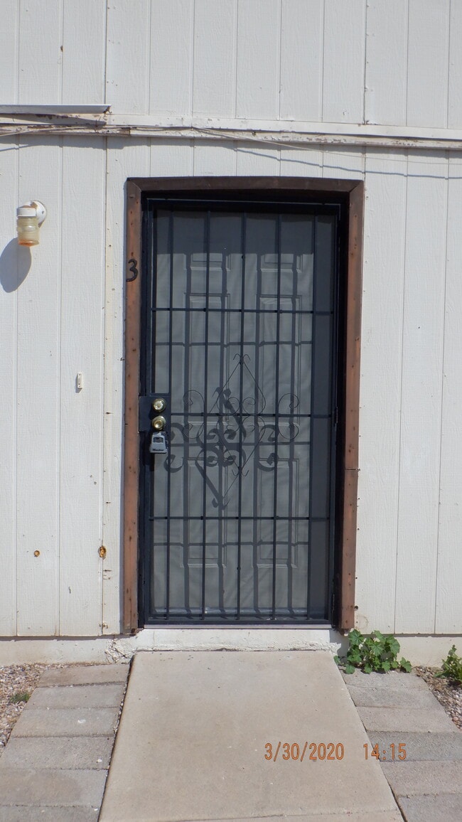 Building Photo - 504 E Montebello Ave Unit 3