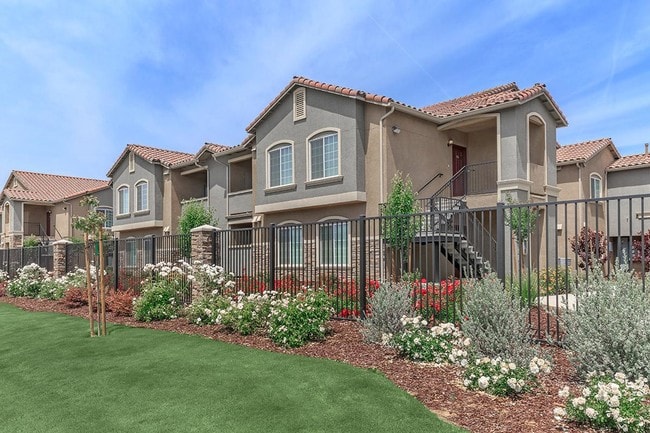 Boulder Creek Apartments
