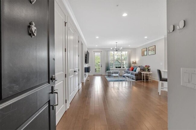 Photo - 6890 Peachtree Dunwoody Rd NE Unidad 303