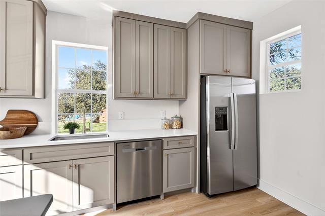 Photo - 435 W 9th St
