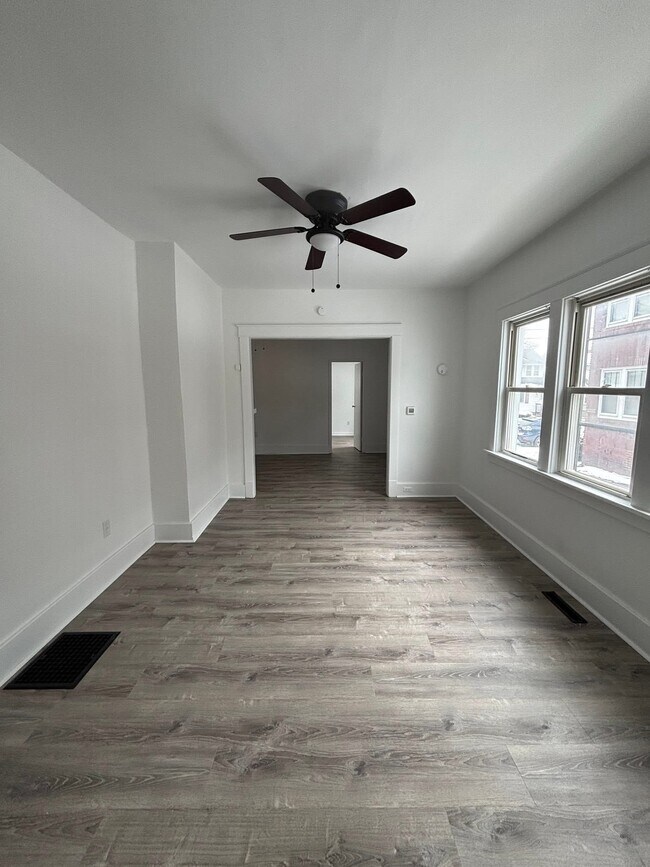 Dining room - 504 W 29th St Unit Apt 2