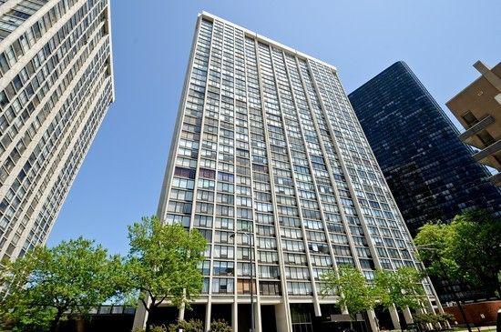 Biggus buildingus - 5445 N Sheridan Rd Condo Unit 3209