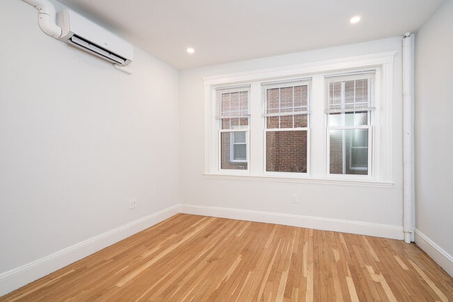 Photo - 17 Forest St