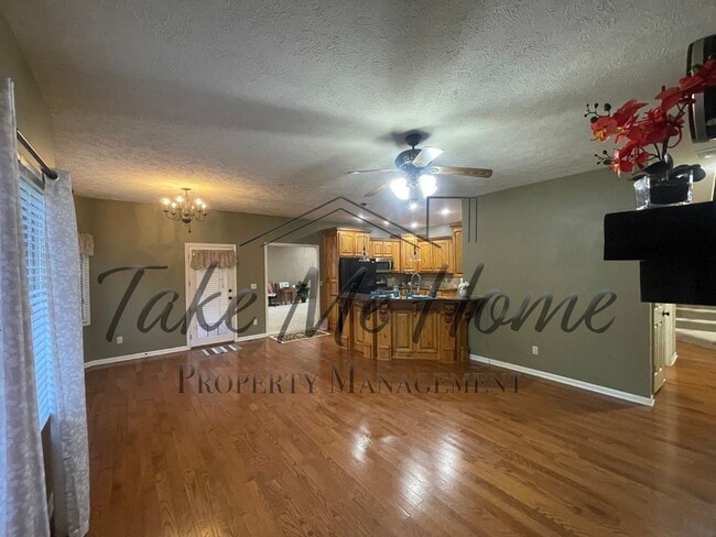 Photo - 4 Bedroom Home in Kickapoo District!