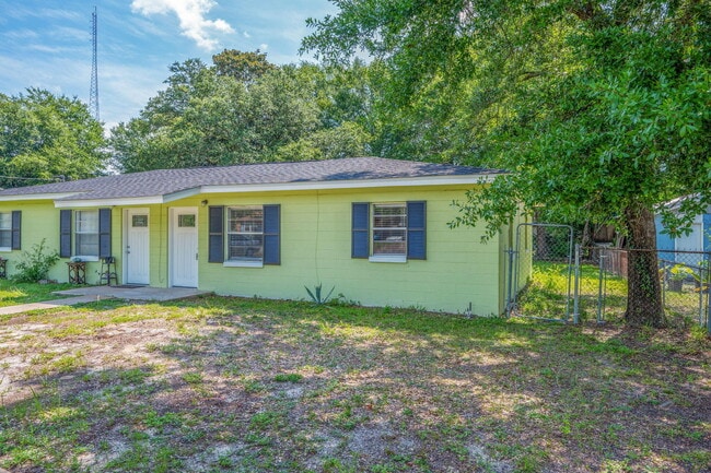 Photo - 709 Greenwood St