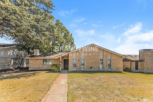 Building Photo - 5010 Collingwood Dr