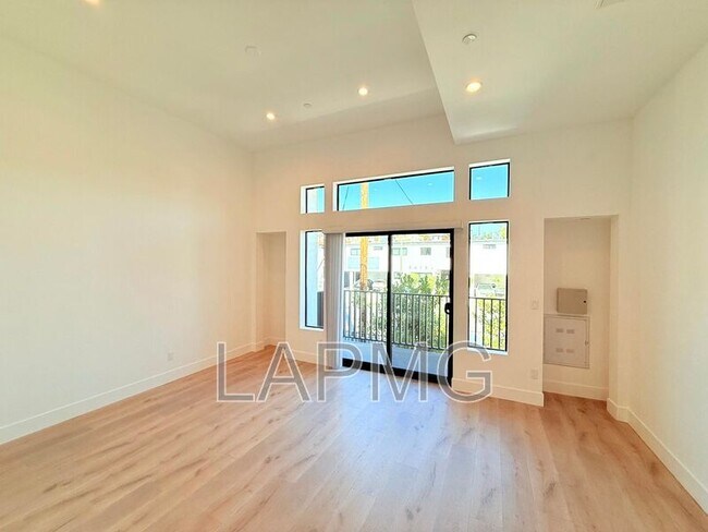 Photo - 3414 London St