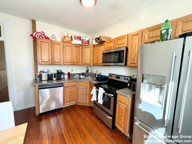 Building Photo - 1 Folsom Ave Unit 3