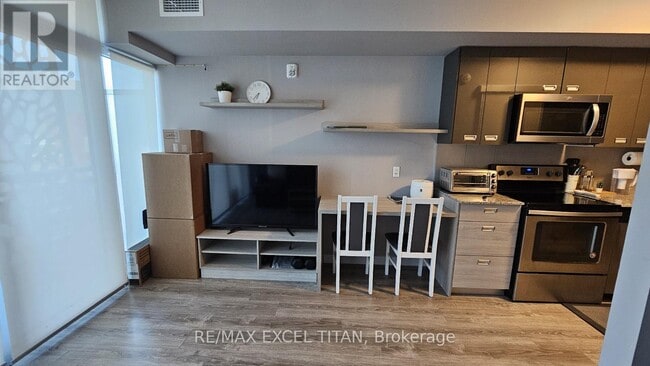Photo - 250 Albert St Unit 620