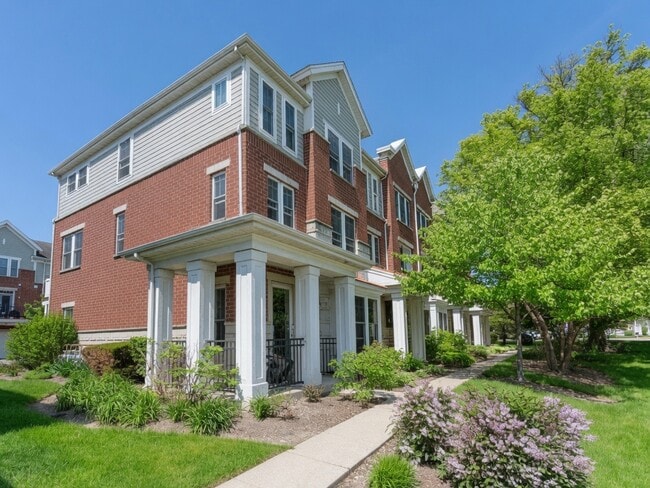 Building Photo - 2209 S Crambourne Way