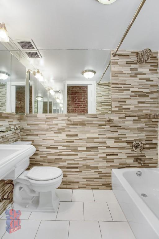 Photo - 309 W 97th St Unidad 1N