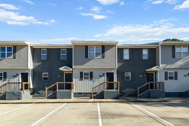 Photo - 365 E Williams St