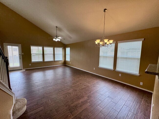 Photo - 5207 Bridgewood Dr