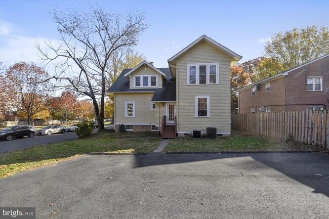 Photo - 1048 N Daniel St