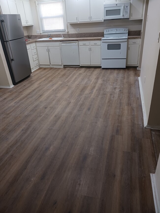 Photo - 6598 Stoney Point North