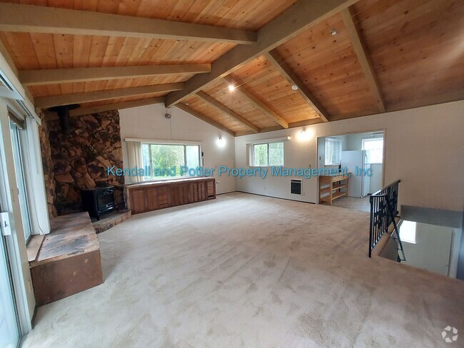 Building Photo - 221 El Camino Rd Unit B Rental