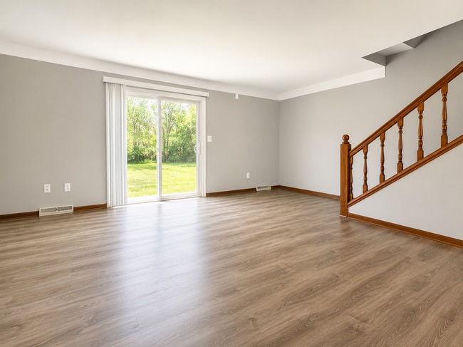 Photo - 27085 Campau Ln