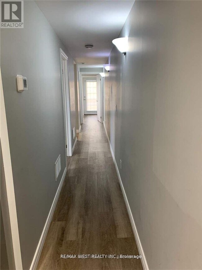 Photo - 2 A Fort Rouille St