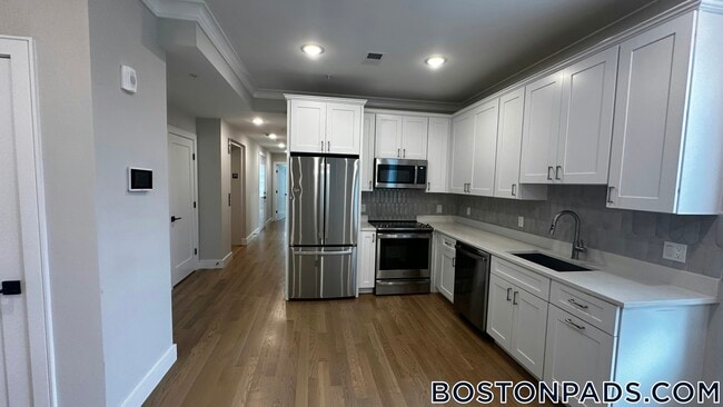 Photo - 104-106 Warren St. Unidad 3