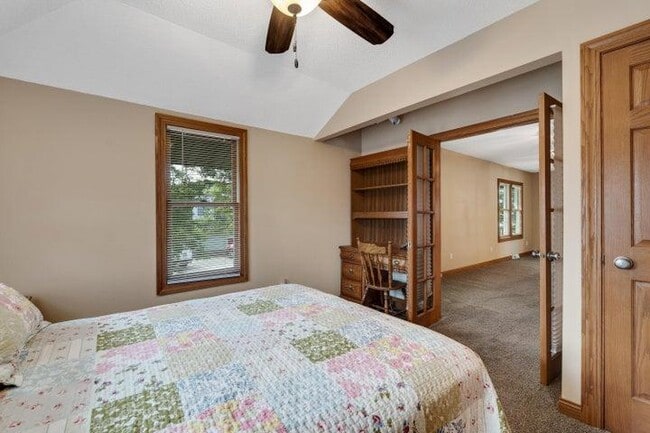 Photo - 110 3rd Ave N