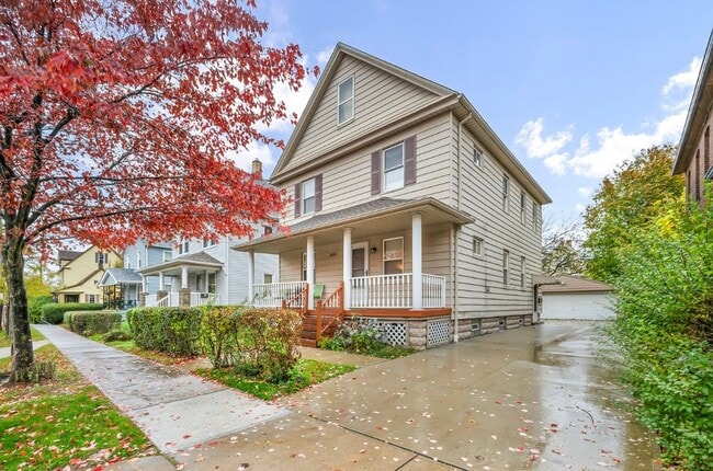 Photo - 2023 Robin St Unit Upper