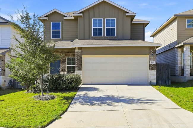 Building Photo - Move in Ready and FULLY FURNISHED 3 BD/2 BA located Far West San Antonio!