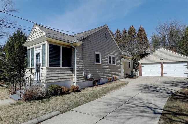 Photo - 157 Sandringham Ave Apartamento