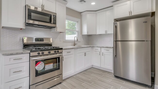 Photo - 327 Brookfield Pl Unit 2