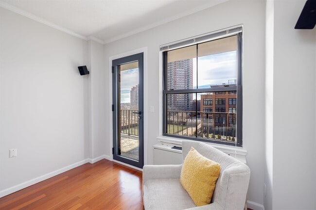 Building Photo - 1 Greene St Unit 1