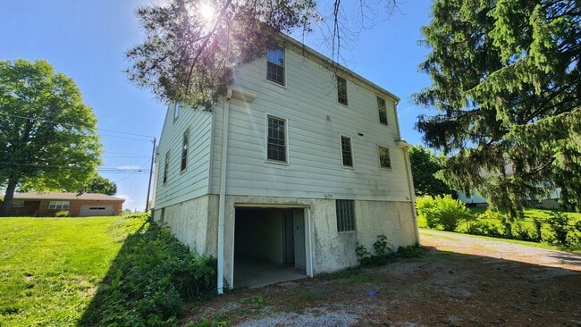 Photo - 7771 Cheviot Ave
